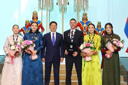 3х3 сагсан бөмбөгийн тамирчид болон дасгалжуулагчид Гавьяат тамирчин цол, медаль хүртээлээ