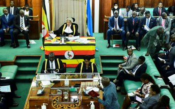 Африк тивийн Уганда улсын парламентын танхим ижил хүйстнүүдийг баривчлан, шоронд хорих хуулийн төсөл баталжээ