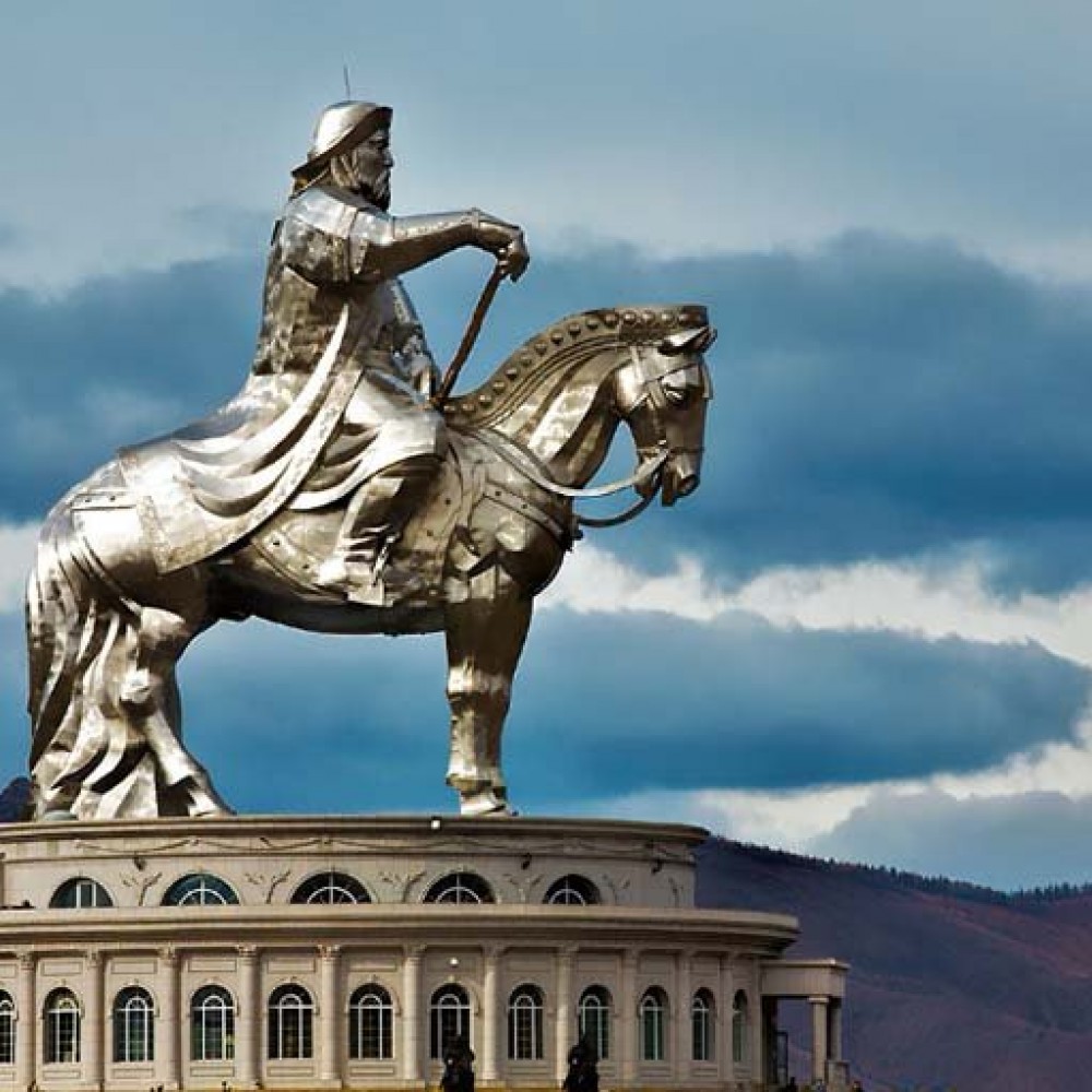 ST 2 – CHINGGIS KHAAN STATUE COMPLEX & TERELJ NATIONAL PARK