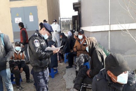 Гэр оронгүй, тэнэмэл амьдралтай иргэдийг хамгаалалтад авч, эмнэлгийн тусламж үзүүлэв