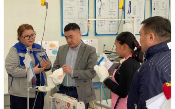 ДАРХАН ДАХЬ МЭРГЭЖЛИЙН БОЛОВСРОЛ, СУРГАЛТЫН БАЙГУУЛЛАГЫН ЭЛСЭЛТИЙН ТООГ НЭМЭГДҮҮЛЭХЭД АНХААРЧ АЖИЛЛАХ ЧИГЛЭЛ ӨГӨВ