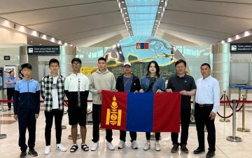 ФИЗИКИЙН ОЛОН УЛСЫН 53 ДУГААР ОЛИМПИАДААС МОНГОЛ УЛСЫН БАГ НЭГ МӨНГӨ, ХОЁР ХҮРЭЛ МЕДАЛЬ, НЭГ ТУСГАЙ БАЙР ХҮРТЛЭЭ 