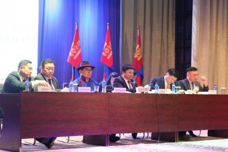 Өвөрхангайчууд шударга ёсыг тогтоохын төлөөх эрс шинэчлэлийн зорилтоосоо ухралгүй сайн ажиллахыг захив