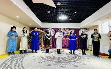 ОЮУНЫ ОНЬС - МОНГОЛ НААДГАЙ