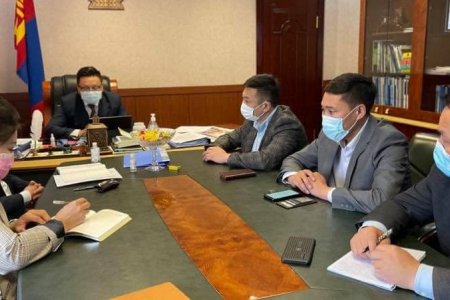 “Залуучуудын гарааны бизнесийг дэмжих хөтөлбөр”-ийг хэрэгжүүлэх талаар санал солилцов