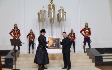‘‘Чингис хаан’’ одонг 