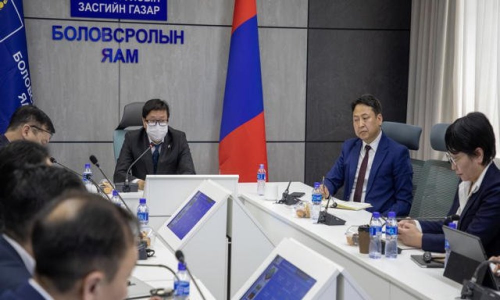 Боловсролын сайдын шуурхай хуралдаан өнөөдөр боллоо