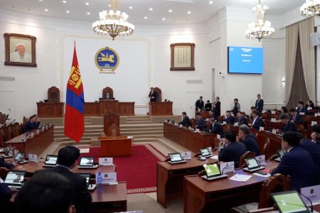 Б.Жавхлан: Алдагдалтай төсөв батлах нь хувийн хэвшлээ дэмжих сонголт