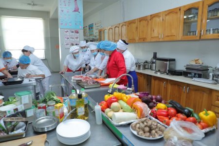 Ерөнхий боловсролын сургуулиудыг хоол үйлдвэрлэл үйлчилгээнд үе шаттайгаар шилжүүлэх төлөвлөгөө батлагдлаа