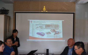 Ажлын хэсэг Сүмбэр суманд ажиллаж байна