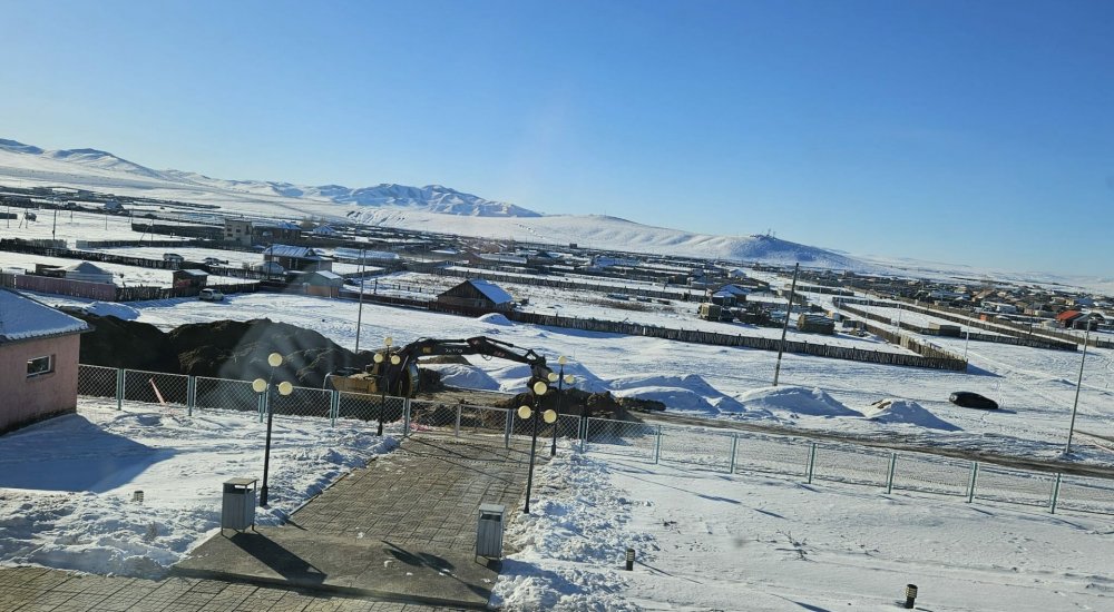 Мандал сумын Хэрх тосгоны ЭМТ-д Нэгдсэн үндэсний байгууллагын хүүхдийн сангийн дэмжлэгтэй цэвэрлэх байгууламж суурилуулах ажил хийгдэж байна.