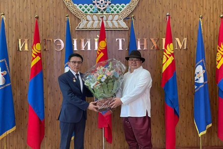 Б.ЦОГТБААТАР: Бид 800 мянган жилийн өмнө амьдарч байсан хүний ул мөрийг Монголоос илрүүлсэн