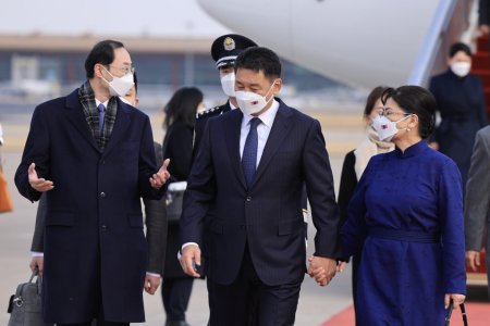 Монгол Улсын Ерөнхийлөгч У.Хүрэлсүх Бүгд Найрамдах Хятад Ард Улсад айлчилж байна