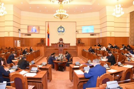 ЧУУЛГАН: Монгол Улсын 2020 оны төсвийн тухай хуулийн төслийг гурав дахь хэлэлцүүлэгт шилжүүллээ