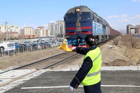 Соёмботой хөшөөнөөс Нарны зам хүртэл барьсан түр замын хөдөлгөөнийг түр хаана