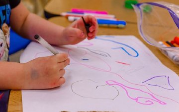 Аутизмын хүрээний эмгэгийг эрт илрүүлж, мэргэжлийн тусламж үзүүлснээр тухайн хүүхэд бие даан амьдрах бүрэн боломжтой