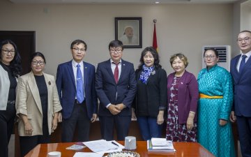 Төрийн өмчийн зургаан их сургуулийн Үйлдвэрчний эвлэлийн төлөөллийг хүлээн авч уулзав