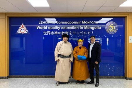 Шинэ Монгол Харүмафүжи сургуулиар монгол багш лхаарамба Д.Жавзандорж зочиллоо