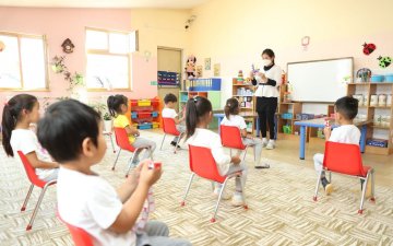 ЦЭЦЭРЛЭГИЙН 4-5 НАСТАЙ ХҮҮХДҮҮДИЙН 33.1 ХУВЬ НЬ ҮРГЭЛЖЛҮҮЛЭН СУРАЛЦАЖ БАЙНА