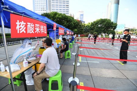 БНХАУ-ын зарим томоохон хотуудад хөл хорио тогтоосны улмаас иргэд хүнсний хомсдолд нэрвэгдэж эхэлжээ