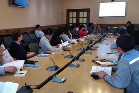 Усанд автагдсан орон сууцны барилгуудад хийсэн судалгааны дүнг танилцуулж, хөрсний уснаас хамгаалах заавар зөвлөмж өглөө