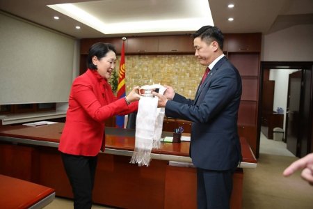 Ц.Цогзолмаа: Нөхрийг бодсон монгол хүний жудгаар ажлаа өгсөн