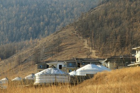 Д.Батмөнх: Ариун цэврийн байгууламжийн ажлыг гацаадаг, төрийн өмчийн машины зогсоол түгжиж, төлбөр авдаг компанийн талд шүүх шийдвэр гаргахгүй гэж найдъя