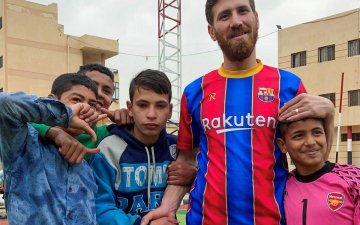 Египет “Месси” өнчин хүүхдүүдтэй хөл бөмбөг тогложээ 