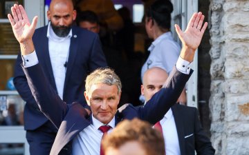 Германы муж улсын сонгуульд Хэт барууны үзэлтэй нам дэлхийн 2-р дайнаас хойш анх удаа ялалт байгуулах төлөвтэй байна