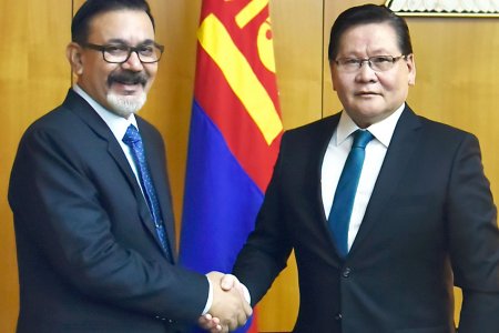 Малчид цаг агаарын мэдээг мессежээр авч байна