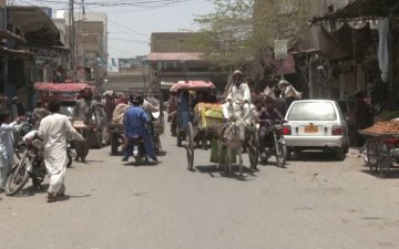 Сүүлийн нэг сарын хугацаанд Ази тивийн бүс нутгийг халуун агаарын урсгал дайрч өнгөрснөөс үүдэн Пакистан улсад агаарын температур огцом нэмэгдсэн