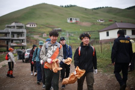 “Агаарт алхангаа орчноо цэвэрлэе” аяныг зохион байгуулж байна