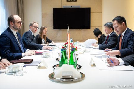 ПОЛЬШ, МОНГОЛЫН ГХЯ-Д ХООРОНДЫН УЛС ТӨРИЙН ЗӨВЛӨЛДӨХ УУЛЗАЛТ БОЛОВ