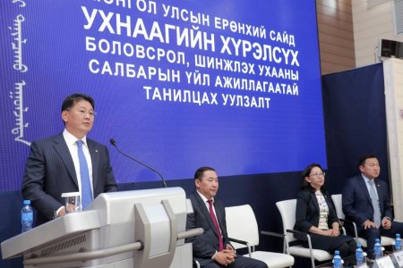 У.ХҮРЭЛСҮХ: Монгол хүүхэд эх орныхоо хаана сурч байгаагаас үл хамааран ижил түвшинд чанартай боловсрол эзэмших ёстой
