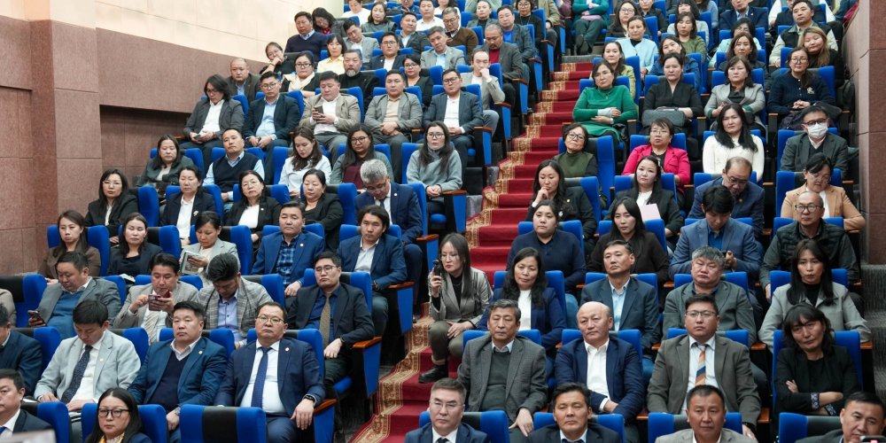 Эрдэмтэн, судлаачдаа дэмжиж ажиллахаа илэрхийлэв