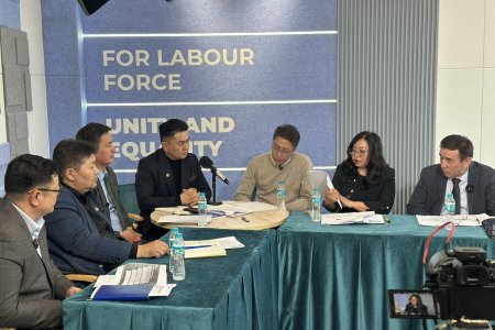 УУЛ УУРХАЙН САЛБАР ДАХЬ ХӨДӨЛМӨРИЙН ХУУЛЬ ТОГТООМЖИЙН ХЭРЭГЖИЛТ, АЖИЛЛАГСДЫН ХӨДӨЛМӨРЛӨХ ЭРХ ЗӨРЧИГДӨЖ БУЙ АСУУДЛЫГ ХЭРХЭН ШИЙДВЭРЛЭХ ТАЛААР ХЭЛЭЛЦҮҮЛЭГ ЗОХИОН БАЙГУУЛАВ