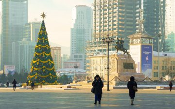 Төв талбайн сүлд модны гэрлийг маргааш 19:00 цагт асаана