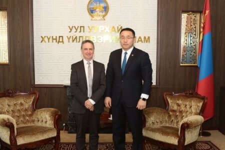 Д.Сумъяабазар сайд Франц улсад айлчилна