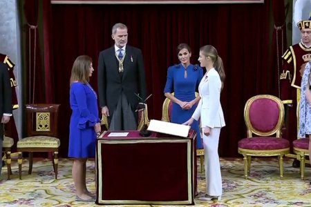 Испани улсын хаан ширээг залгамжлах гүнж насанд хүрч, Үндсэн хуулийн өмнө үнэнч байх тангаргаа өргөсөн байна