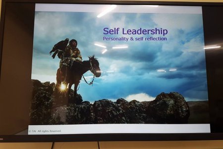 Оюутнуудад урам зориг нэмсэн Self Leadership сургалт 