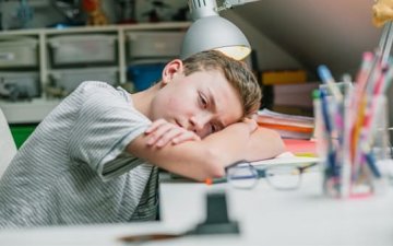 Цар тахлын нөлөөгөөр хүүхдүүдийн сэтгэцийн эрүүл мэндэд хямрал нүүрлэж байгааг НҮБ-аас анхаарууллаа