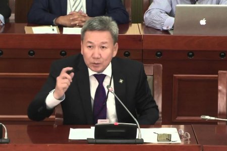 Л.Болд: Би тэнгэрт байгаа аав ээжийнхээ сүнсээр тангараглая