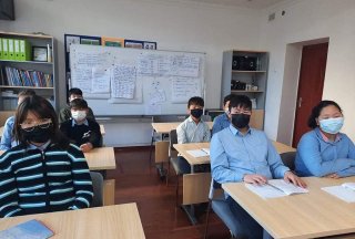 БОЛОВСРОЛ 100 ТЭМДЭГЛЭЛТ ӨДРИЙН ХҮРЭЭНД СУРГАЛТ ЗОХИОН БАЙГУУЛАГДЛАА 