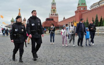 ОХУ-ын цагдаа нар албан тушаалаасаа бууж ачаалал багатай, цалин өндөр ажил сонгож байгааг Өрнөдийн хэвлэл мэдээлжээ