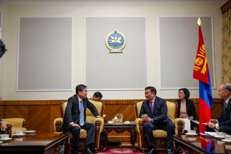 Н.Цэрэнбат: Орон сууцжуулах, дэд бүтэц татах, нийтийн тээвэрт парк шинэчлэл хийх саналыг БНСУ-ын талд тавьсан