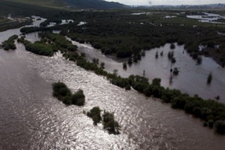 Үерийн аюулаас сэрэмжтэй байхыг онцгойлон анхааруулж байна