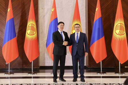 Монгол Улсын Ерөнхийлөгч У.Хүрэлсүх, Бүгд Найрамдах Киргиз Улсын Ерөнхийлөгч С.Жапаров нар албан ёсны хэлэлцээ хийлээ