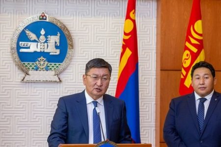 Монгол Улсын Ерөнхийлөгч шүүгчдийг томилж, хариуцлага тооцдог болон АТГ-ын даргыг томилдог эрхээсээ татгалзав