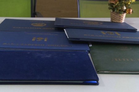 БЗС-аас зээл авсан ч эргэн төлөөгүй иргэдэд эрүүгийн хариуцлага тооцох ёстой гэж Боловсролын сайд мэдэгдлээ