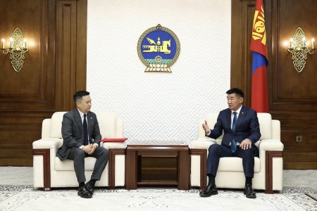 Төрийн албаны тухай хуульд нэмэлт, өөрчлөлт оруулах тухай хуулийн төсөл өргөн мэдүүлэв